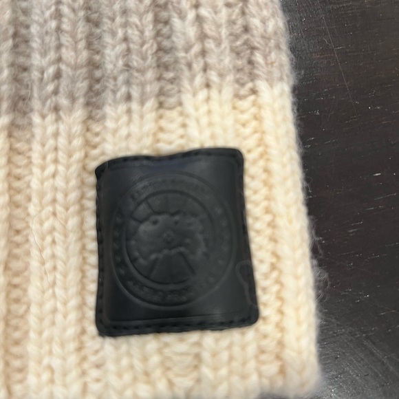 Canada Goose NWT Mackie Ladies Block Rib Slouch Hat - Picture 4 of 8